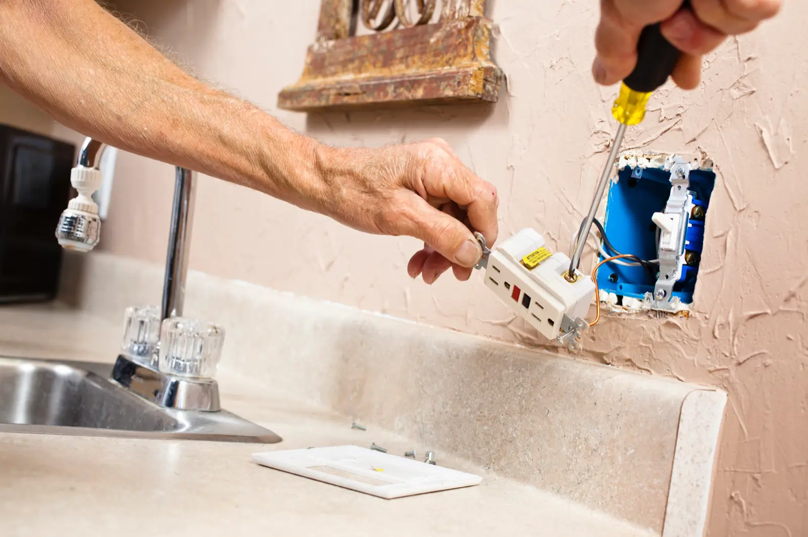 Repairing a GFCI outlet