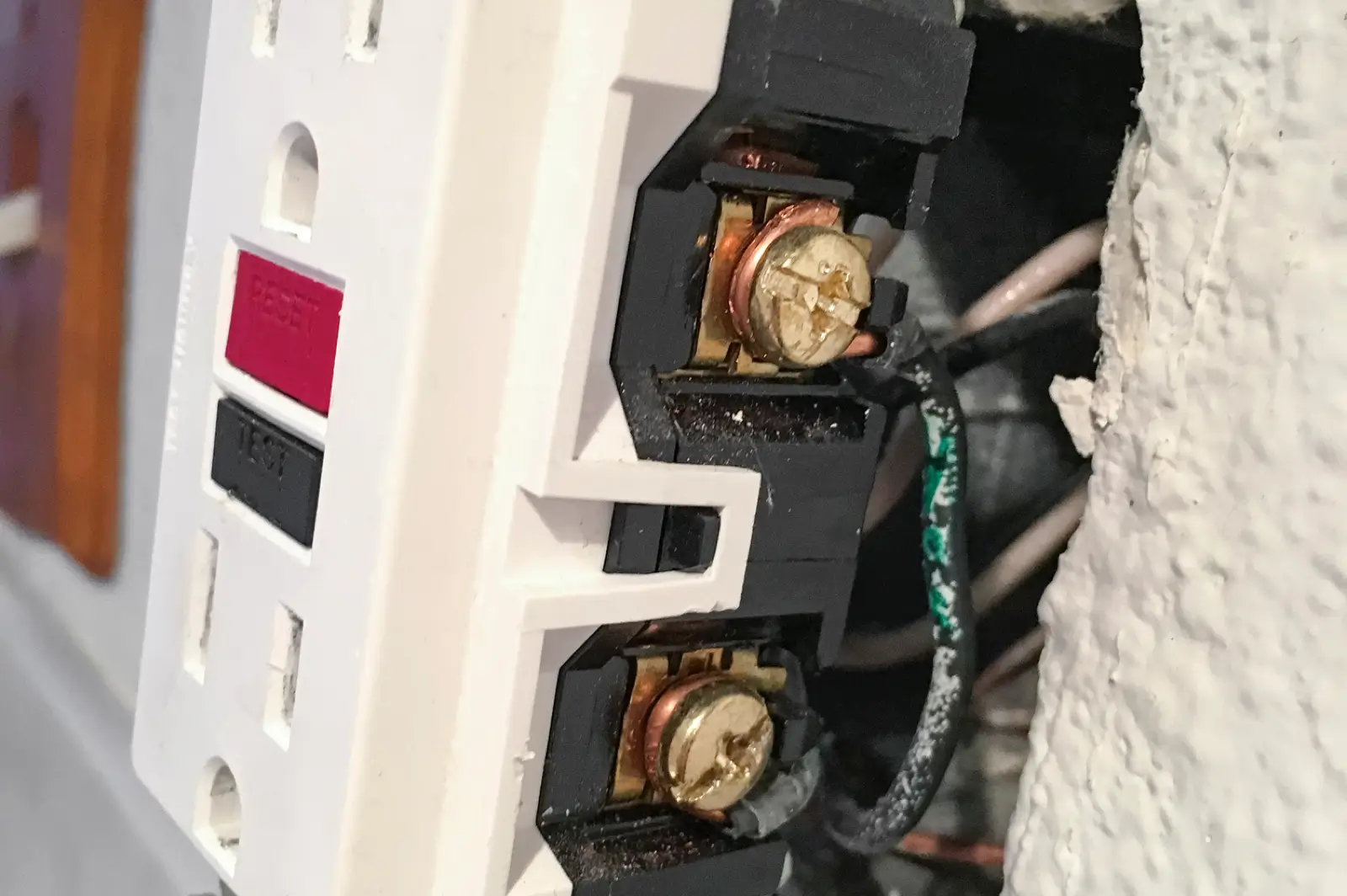 A GFCI outlet’s wiring